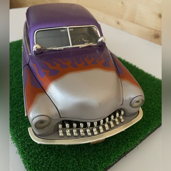 ERTL 1:18 Scale Diecast Car 1949 Mercury Lead Sled Coupe Purple with Flames - Picture 3 of 13